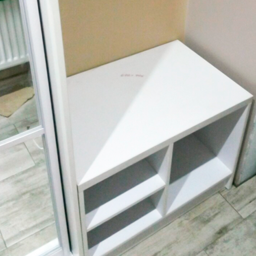 Біла гардеробна